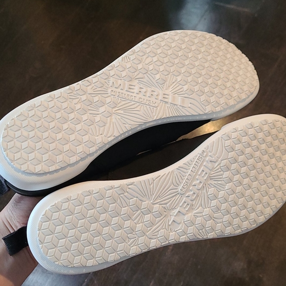 Black Merrell shoes - Picture 3 of 4